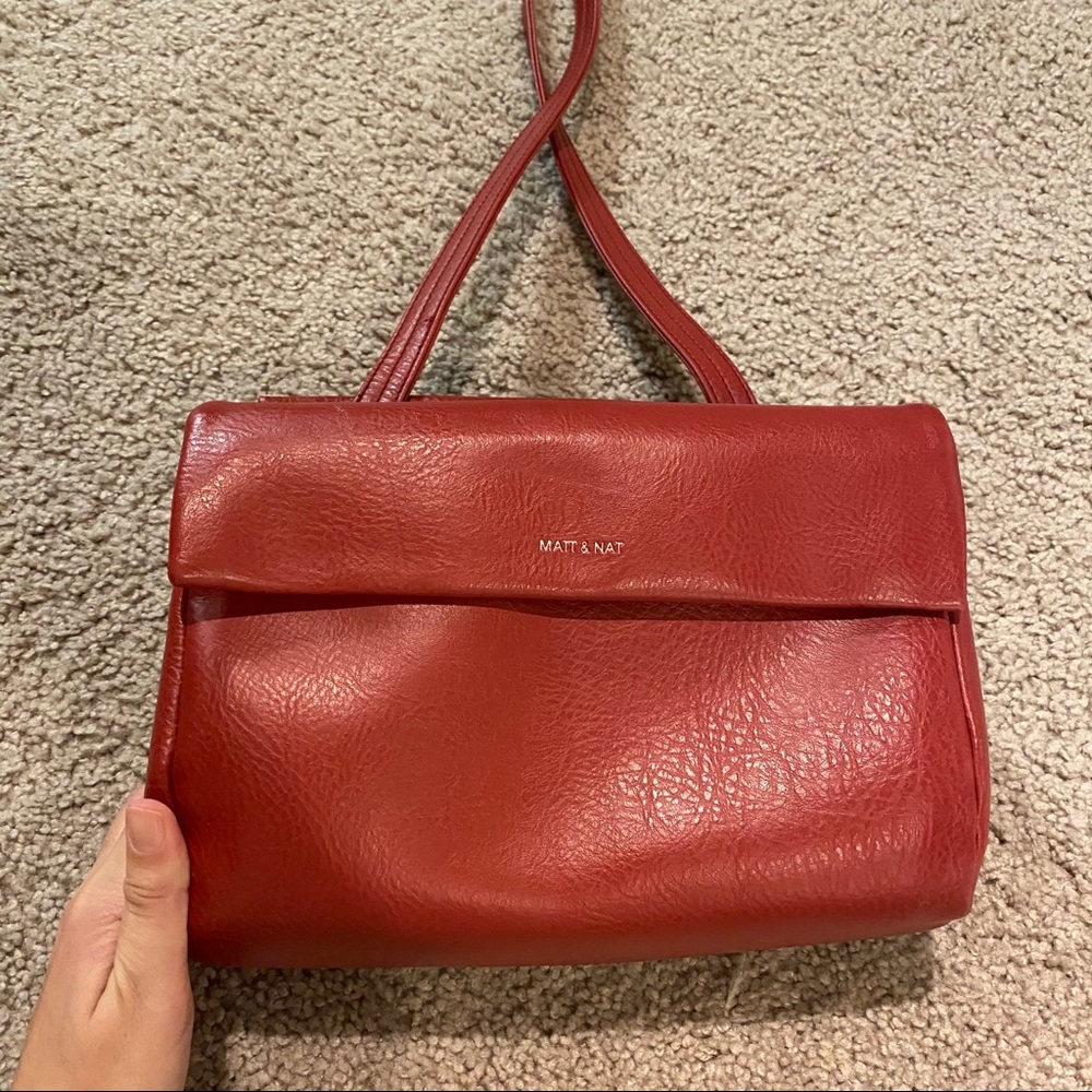 Matt & Nat blinkin red crossbody bag - Picture 3 of 6